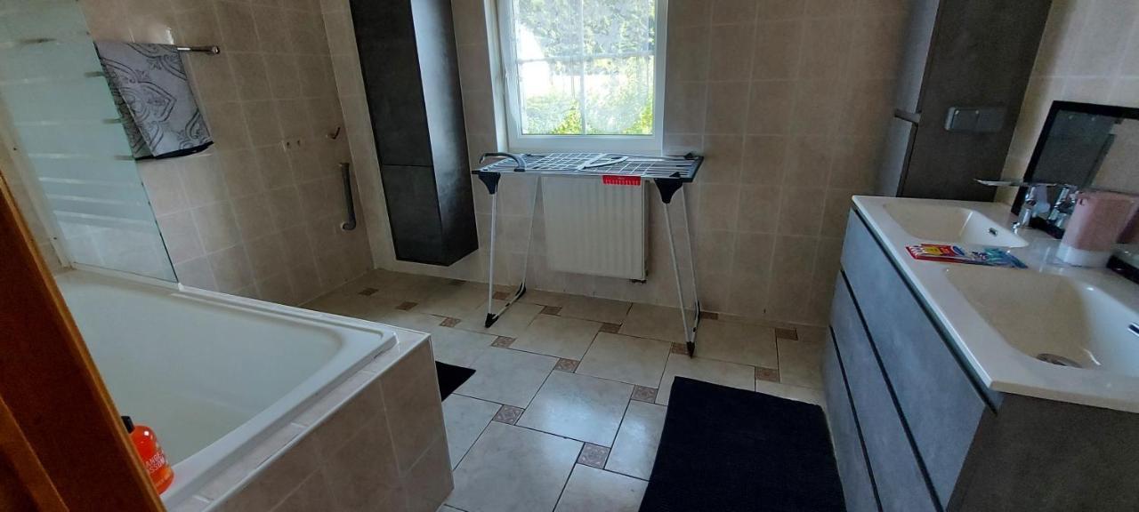 Nazareth Logement Un Magnifique Logement De Vacances Bastogne Exterior foto
